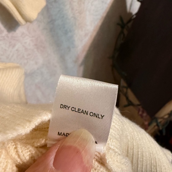 Shey and Shawn Elegant V-Neck Cable Knit Dress With Pencil Skirt - Cream, Sm - Picture 7 of 9